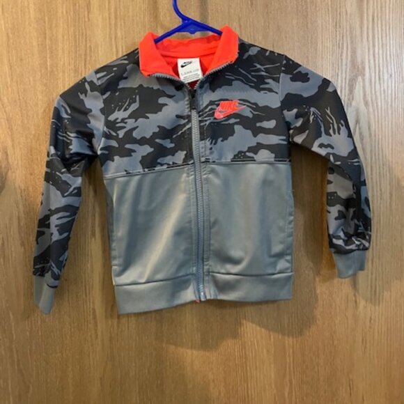 Nike Zippered Camo Jacket 3T‎ - Picture 1 of 5